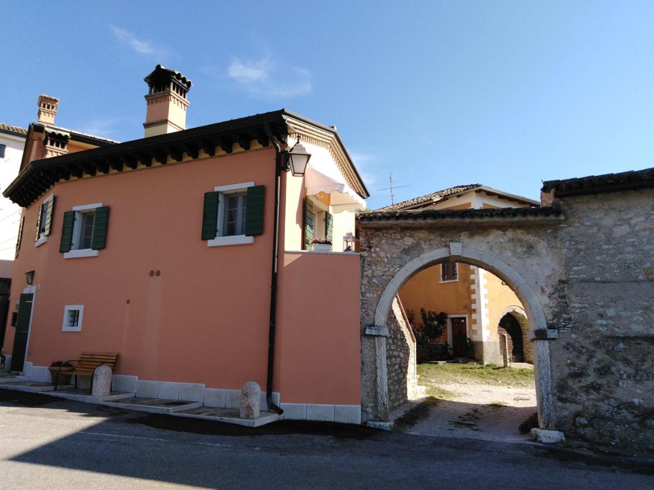 Casa Del Capitello Apartamento Caprino Veronese Exterior foto
